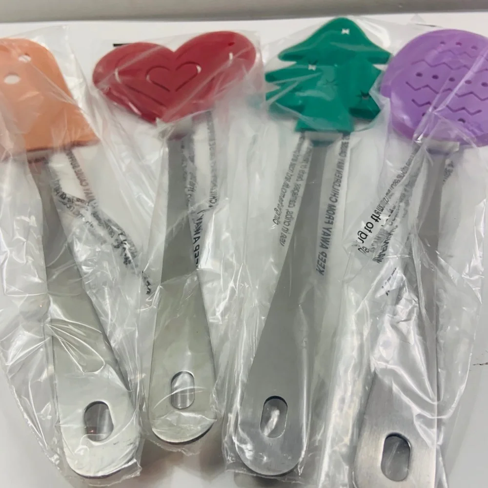 Brand New 4 Piece Holiday Spatula Set
